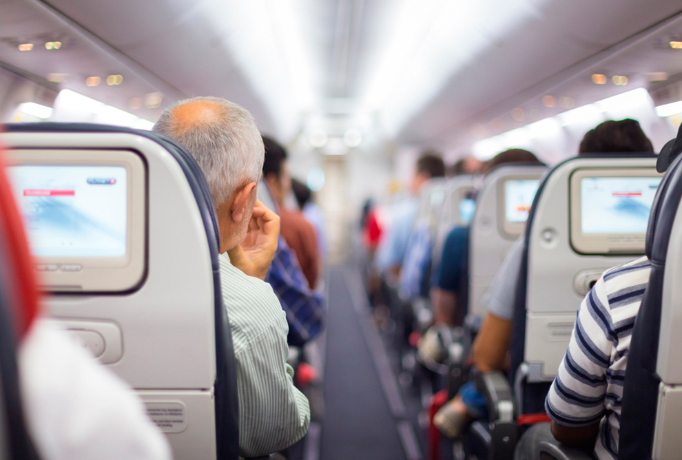 Cosas que puedes pedir al viajar en avión - Vive tu Empresa